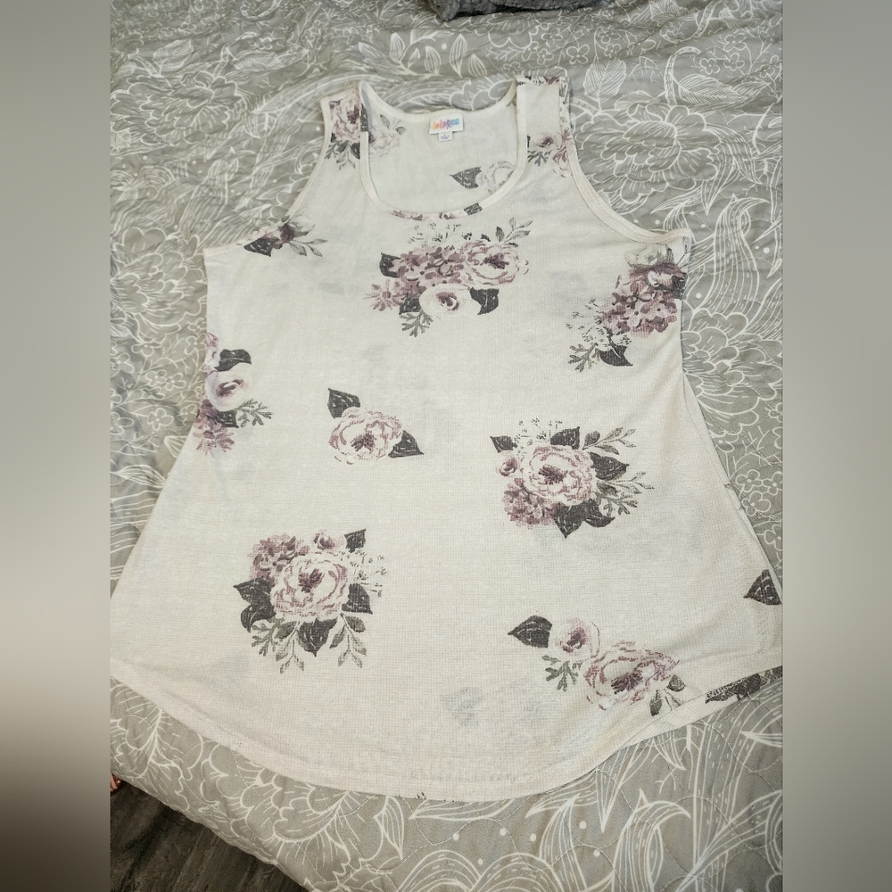 Large lularoe tank top - Picture 1 of 2